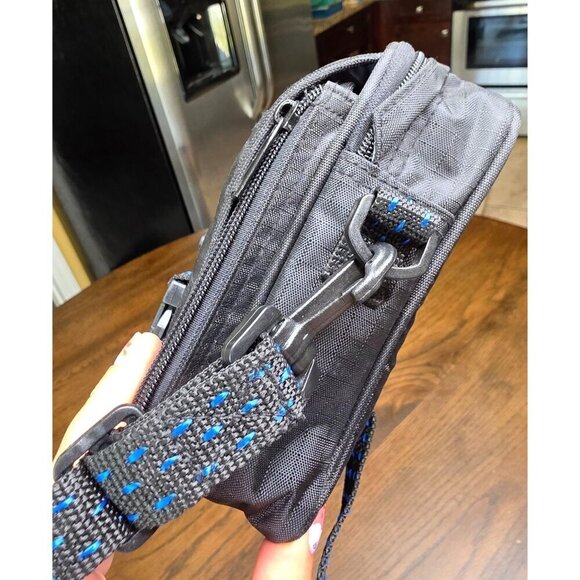 Samsonite Small Black Crossbody Travel Bag With Adjustable Strap Multiple Zipper - Picture 8 of 13